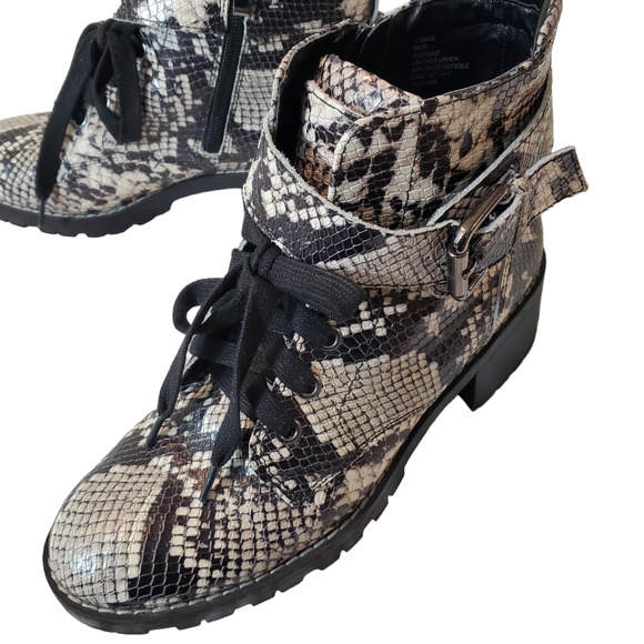BCBGENERATION | Snakeskin Leather Ankle Boots Moto Combat Biker Chunky Size 8 - Picture 5 of 14